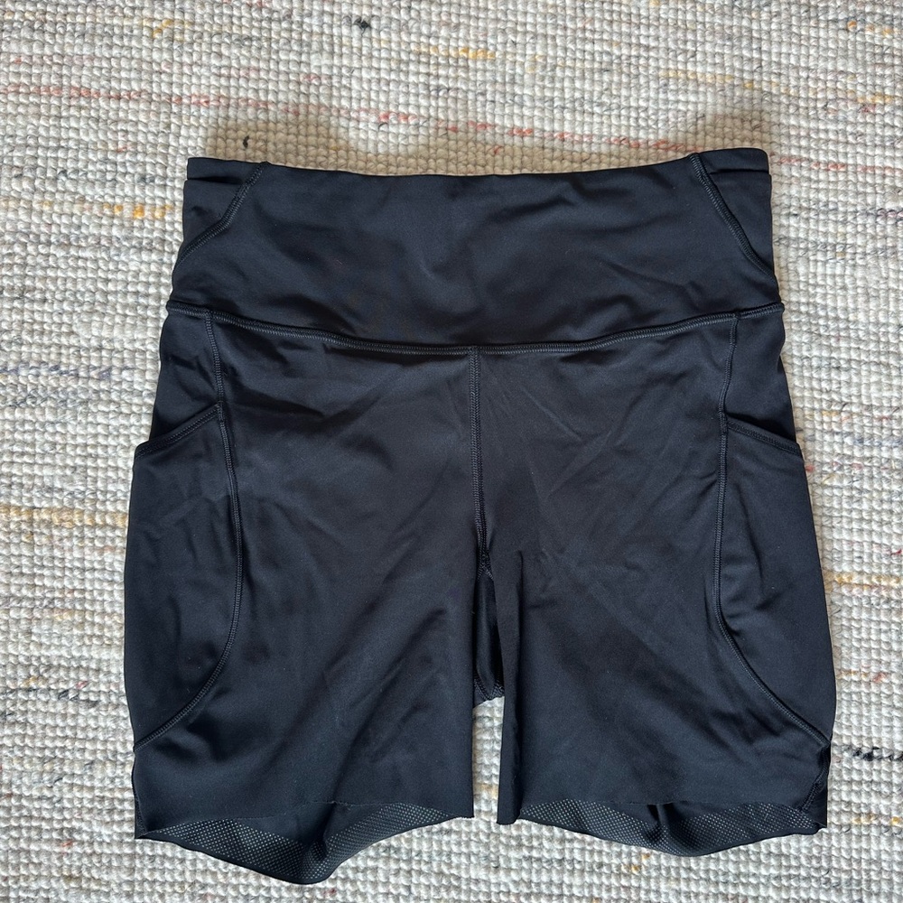 Lululemon Fast and Free High Rise Shorts 6” pockets
